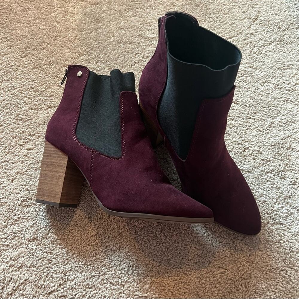 Lane Bryant Burgundy Suede Chelsea Boots Women's Size 9 Pointed Toe Stacked Heel